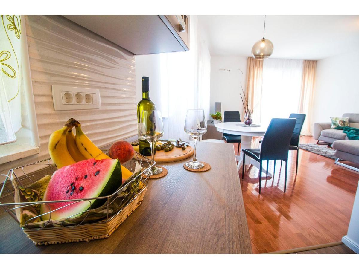 Ferienwohnung Olive Tree Podstrana Exterior foto